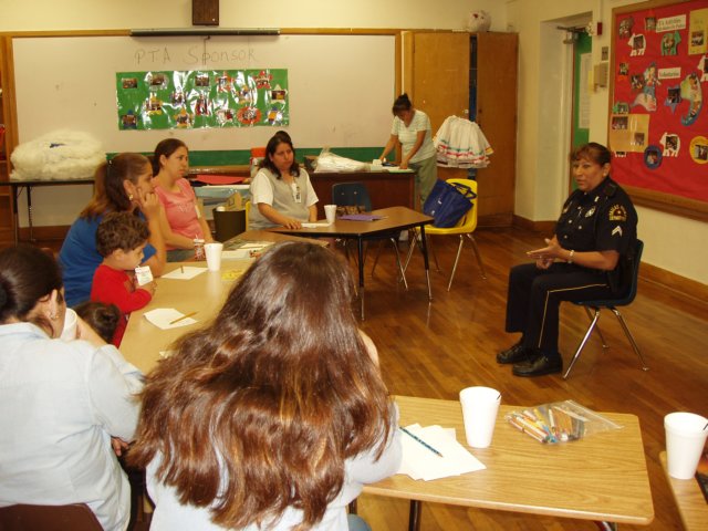 dallaspoliceofficerlangsafetyforchildren.jpg